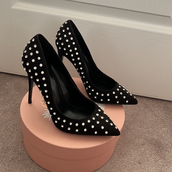 Crystal also heels - Picture 9 of 9